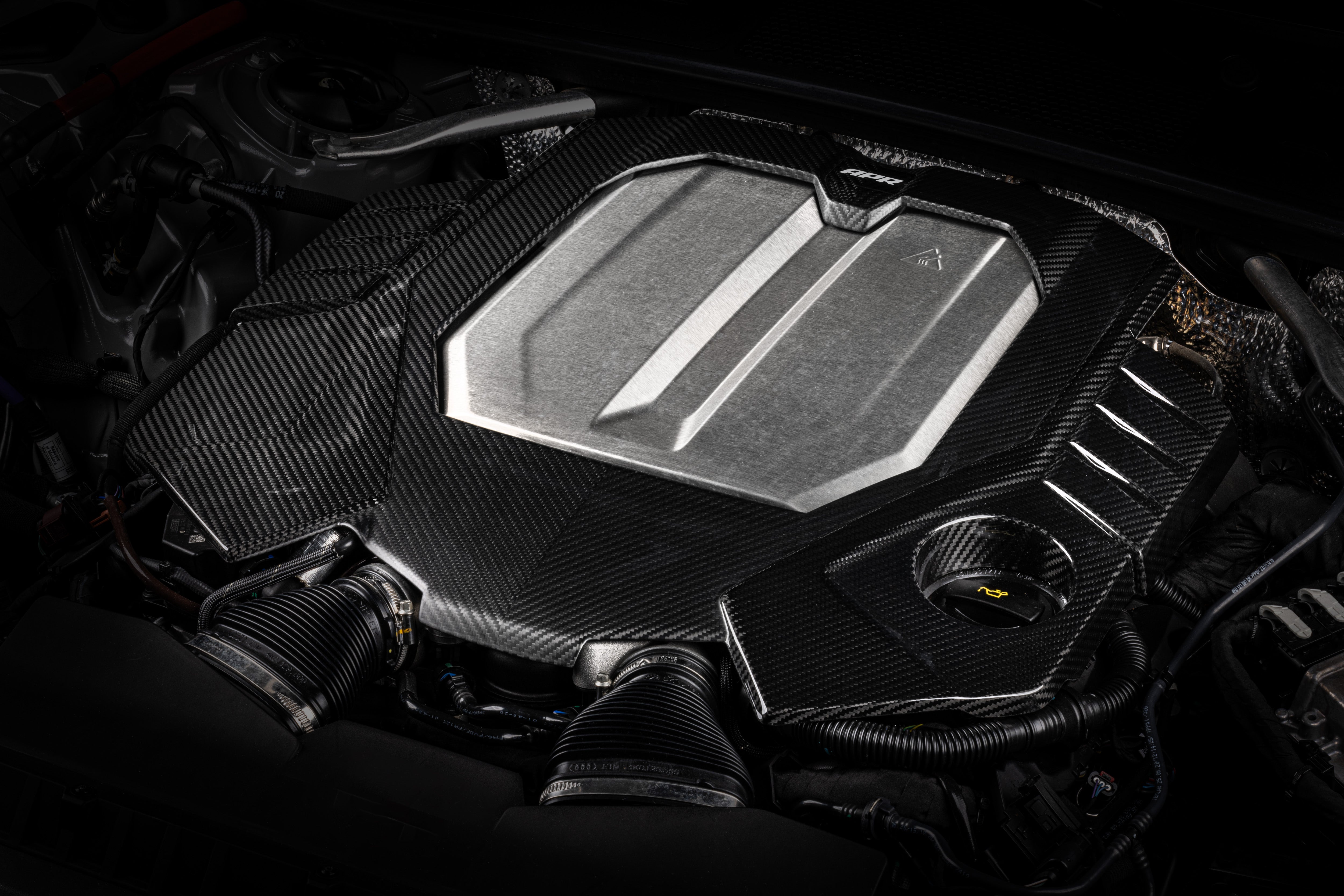 APR Engine Cover - 4.0T EA825 (C8) RS6RS7 - Carbon fibre - Image 3671
