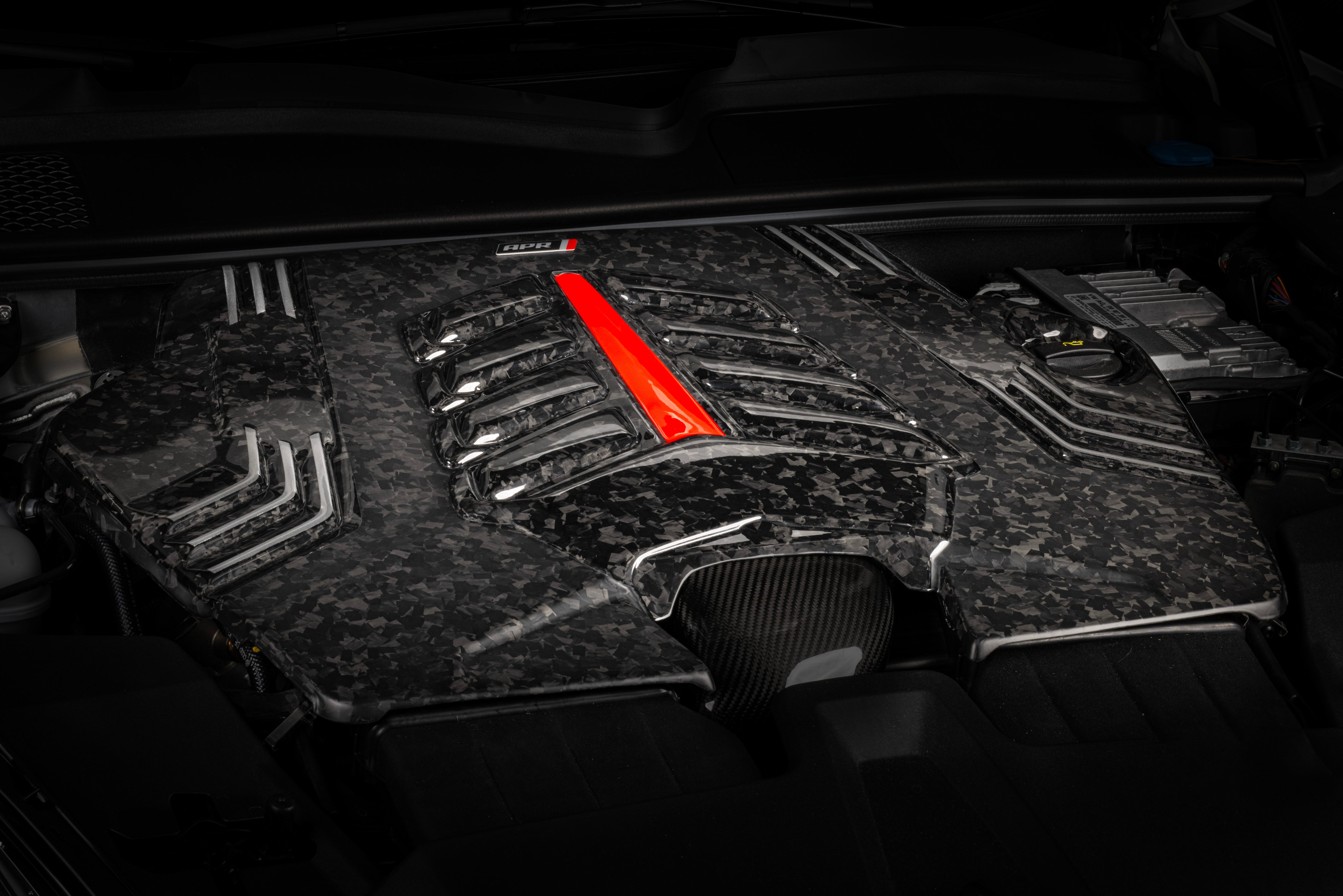 APR Engine Cover - 2.9T3.0T4.0T (4M) SUV - Forged Carbon fibre - Image 3712