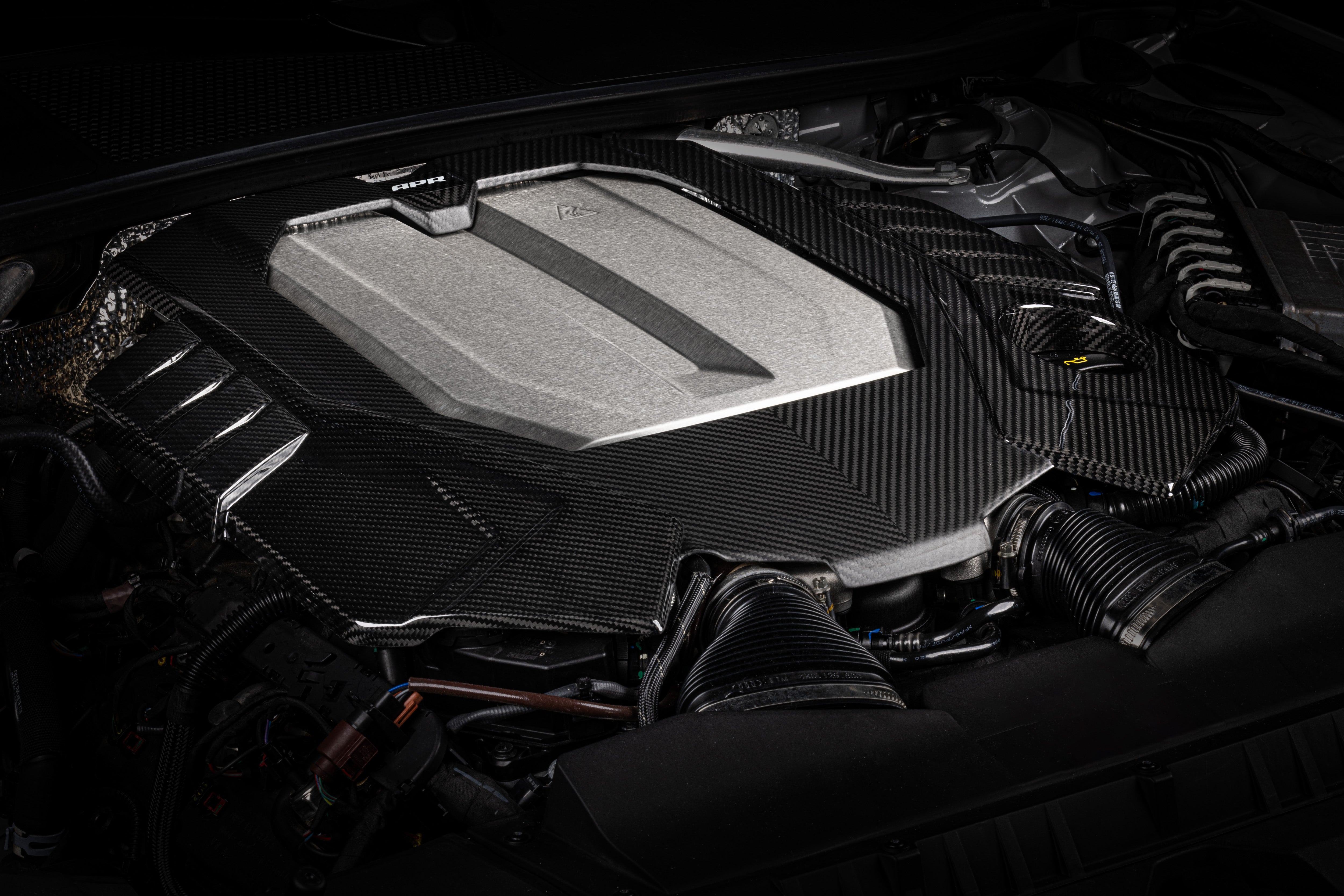 APR Engine Cover - 4.0T EA825 (C8) RS6RS7 - Carbon fibre - Image 3669