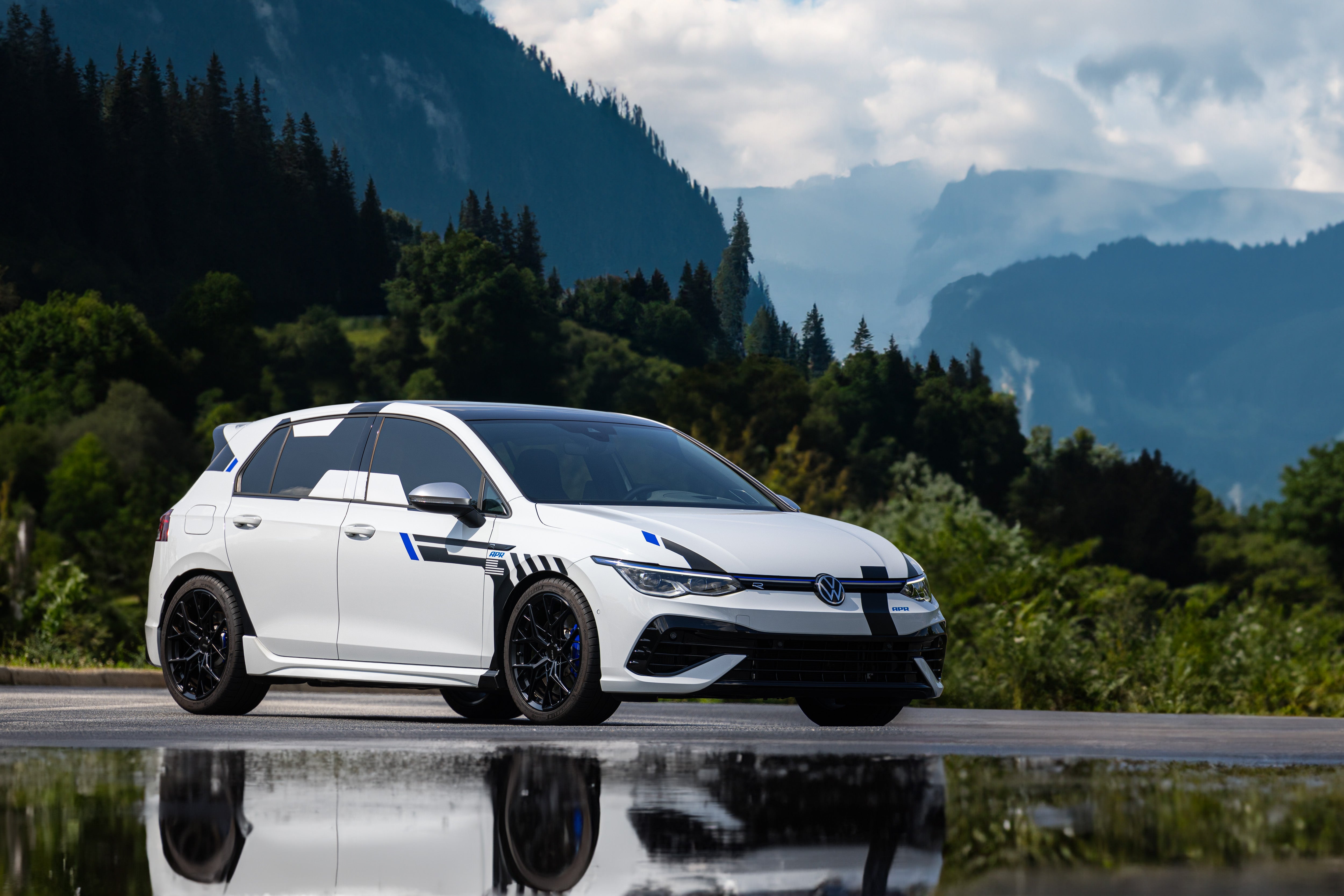 APR Roll-Control Lowering Springs - MK8 Golf R - Image 4010