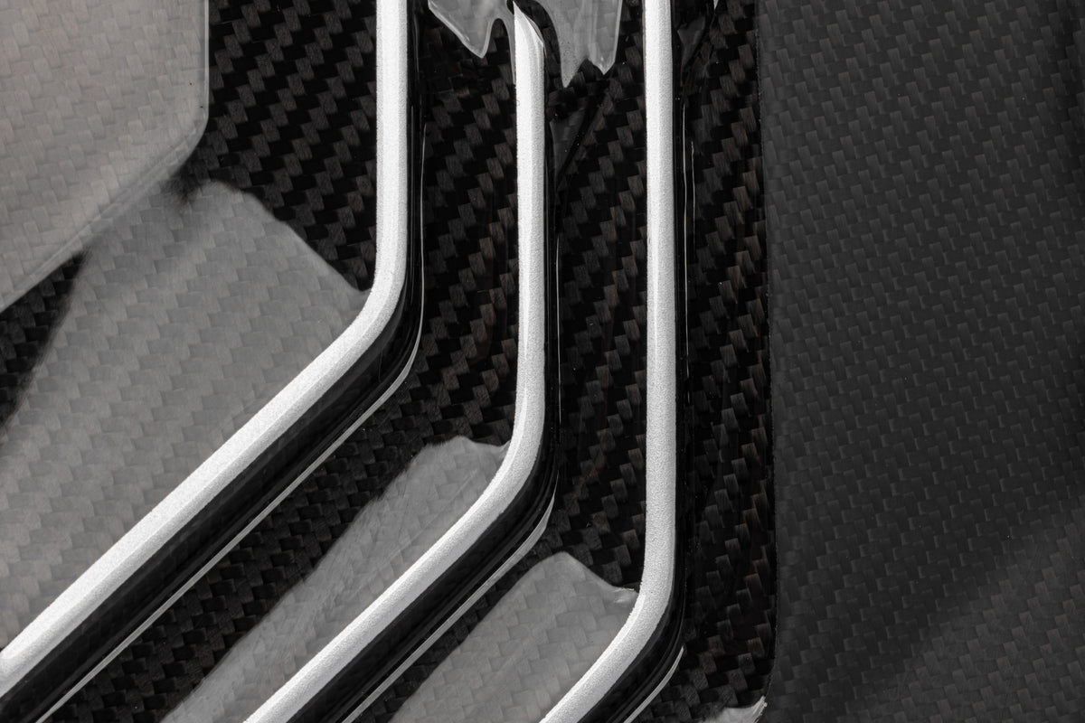 APR Engine Cover - 2.9T3.0T4.0T (4M) SUV - Carbon Fiber - Image 3696